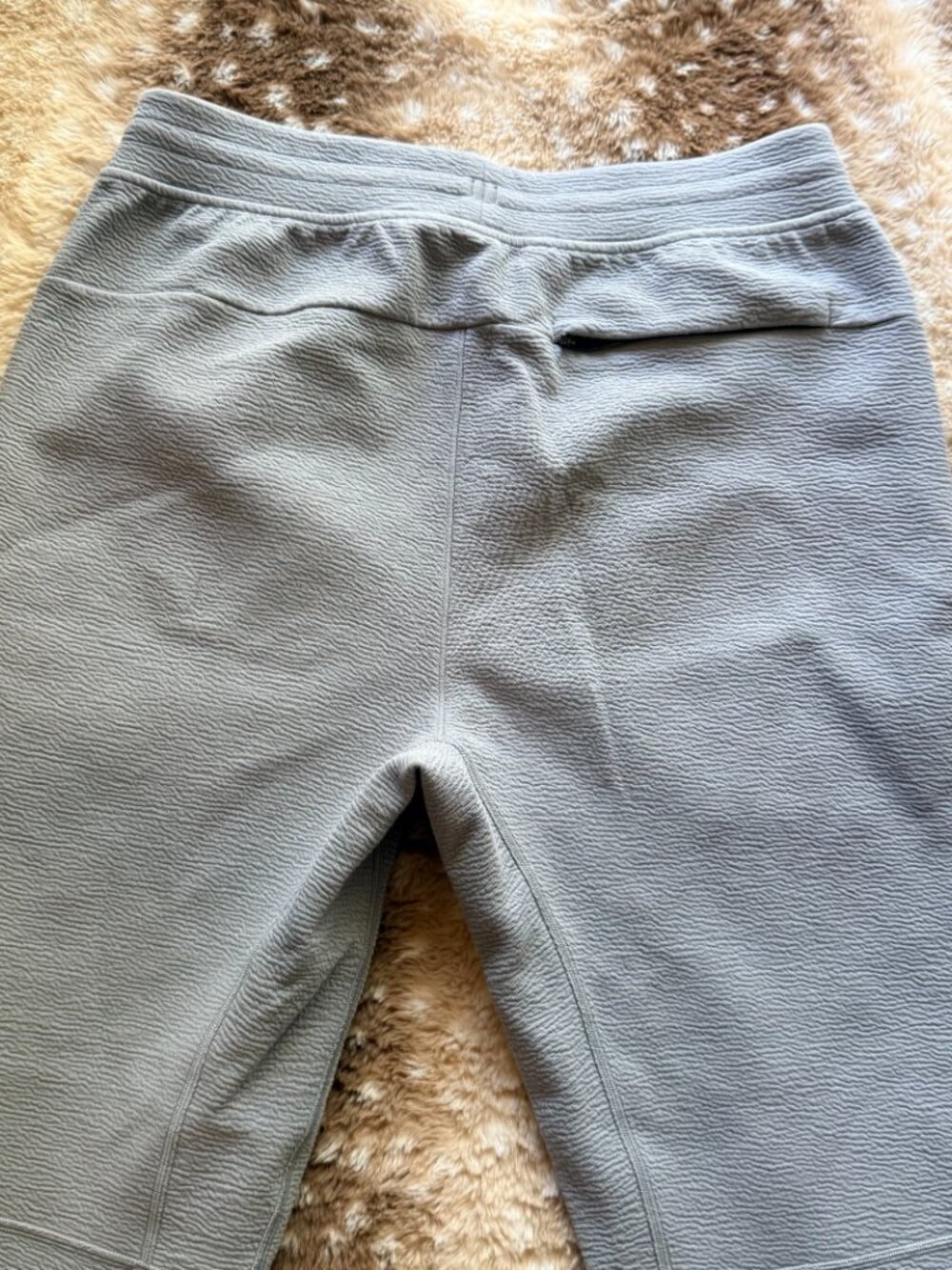 S/M Mens Lululemon Textured Spacer Classic Tapered Pant light Gray - Picture 6 of 7